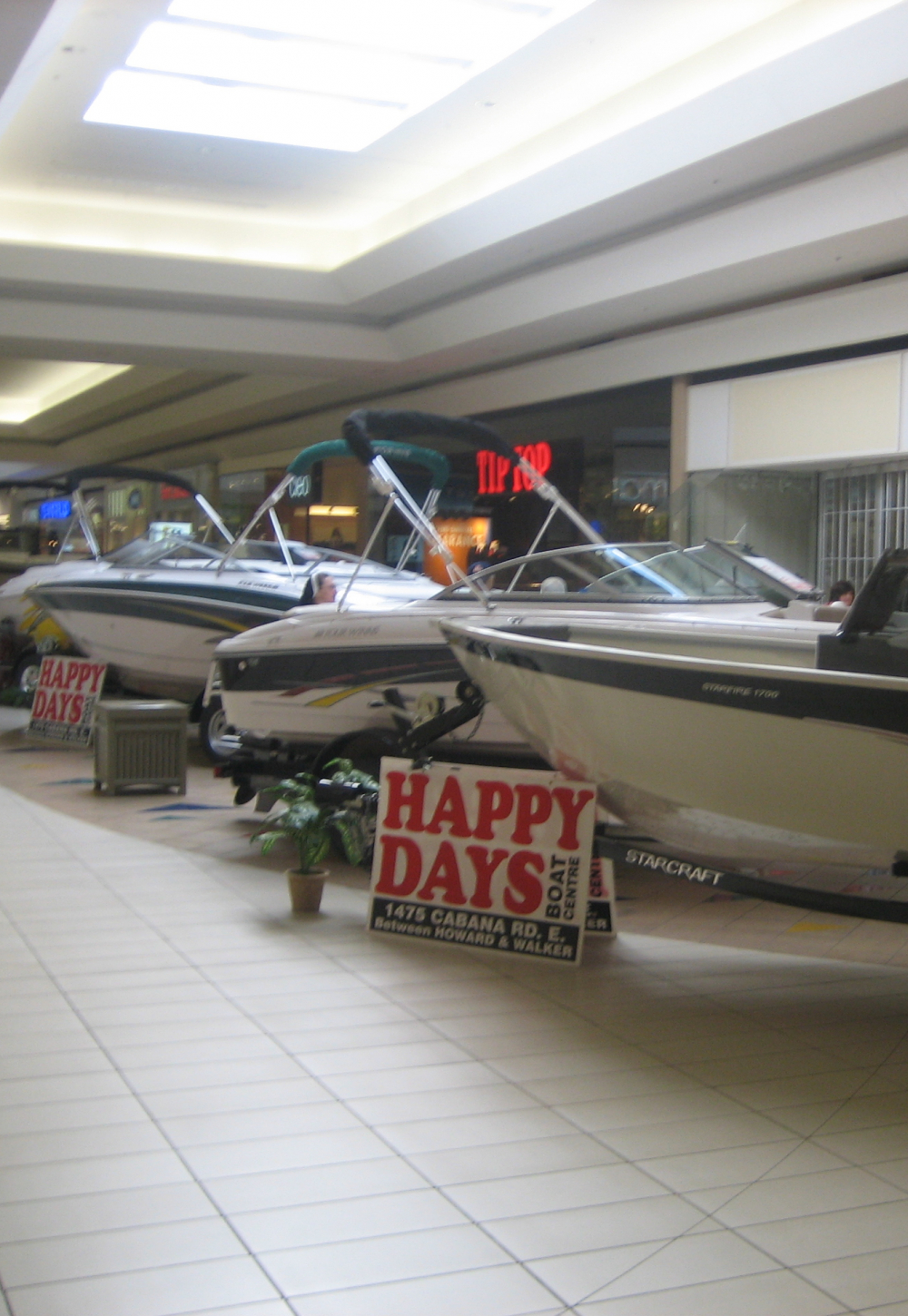 2007 - Devonshire mall boat show